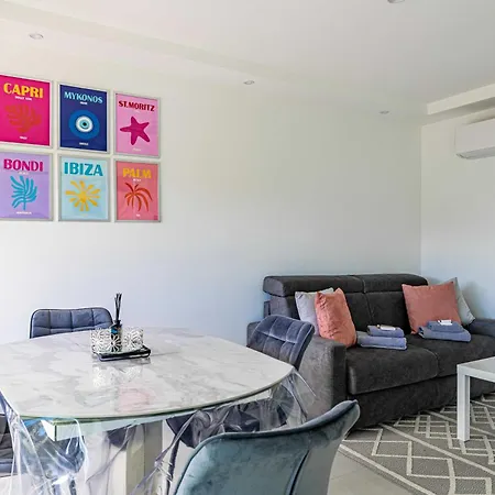 Elegance And Serenity With Terrace, View & A C Appartement *